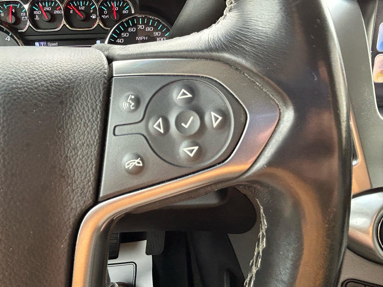 Chevrolet Suburban 4WD 4dr 1500 LT 2018