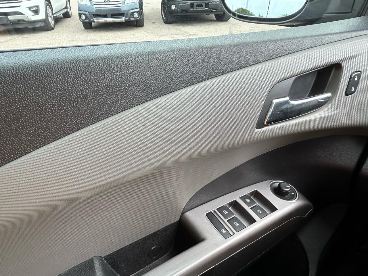 Chevrolet Sonic 4dr Sdn Auto Premier 2017