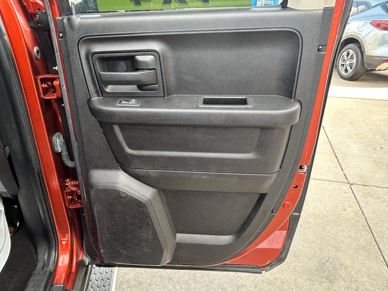 RAM 1500 4WD Quad Cab 140.5" Tradesman 2013