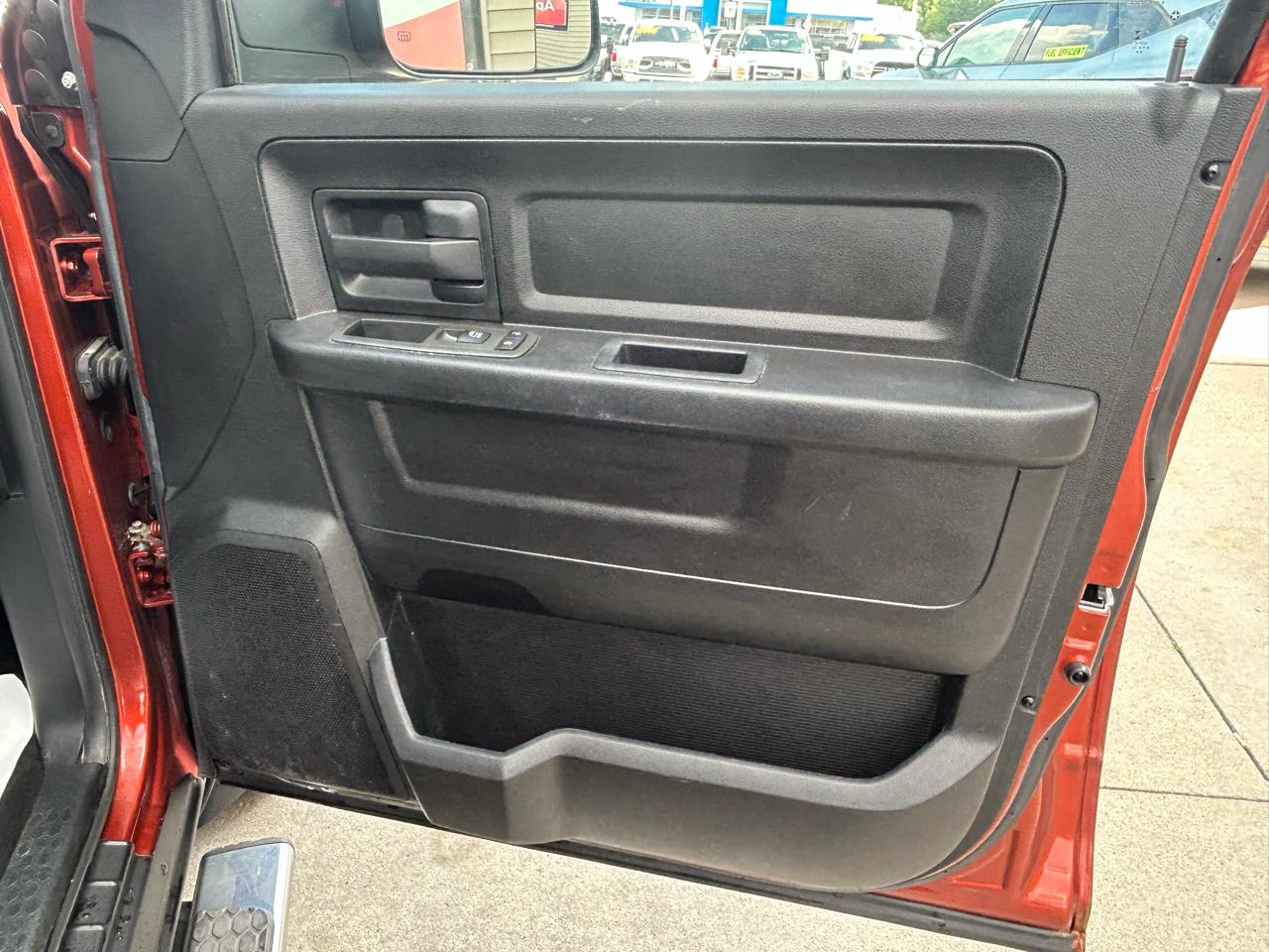RAM 1500 4WD Quad Cab 140.5" Tradesman 2013