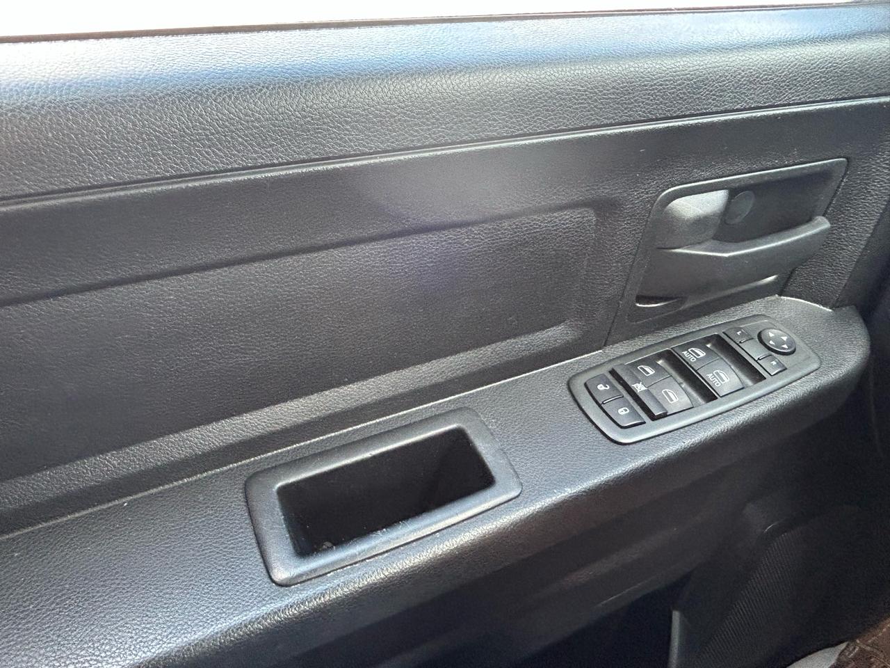 RAM 1500 4WD Quad Cab 140.5" Tradesman 2013