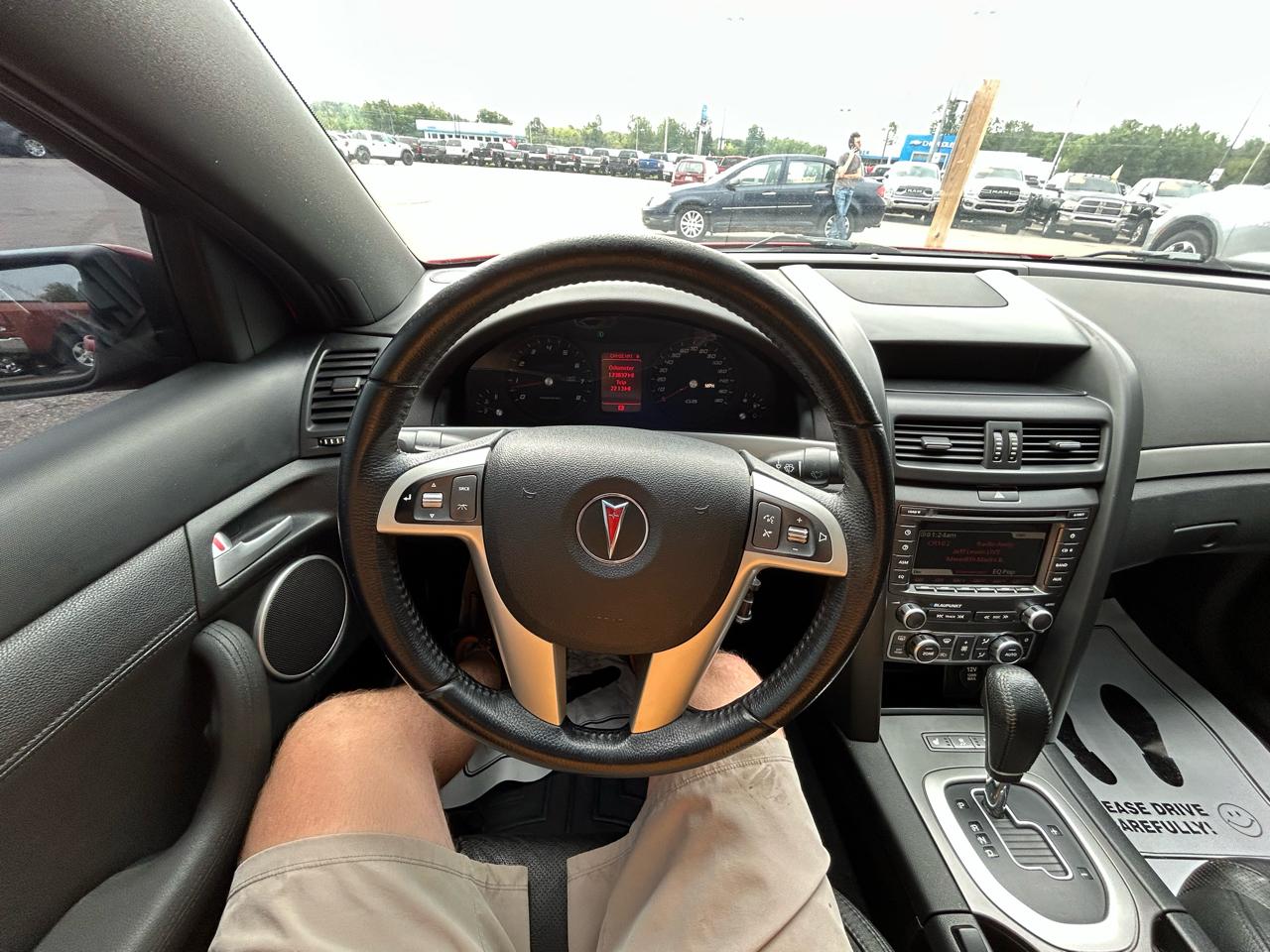 Pontiac G8 4dr Sdn 2009