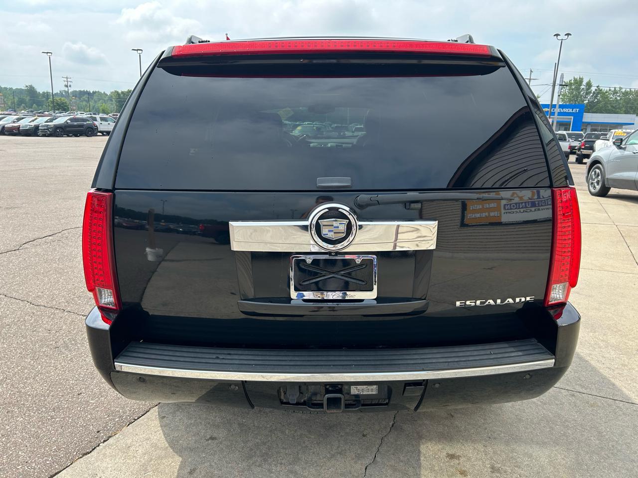 Cadillac Escalade AWD 4dr 2009