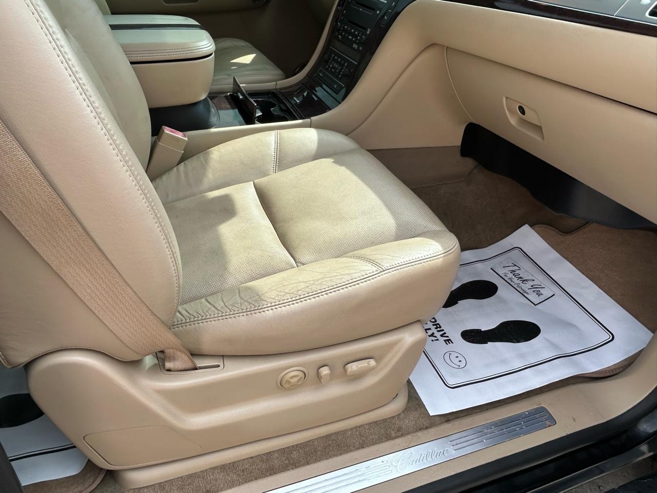 Cadillac Escalade AWD 4dr 2009