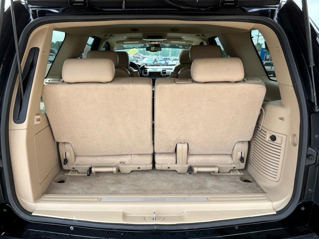 Cadillac Escalade AWD 4dr 2009