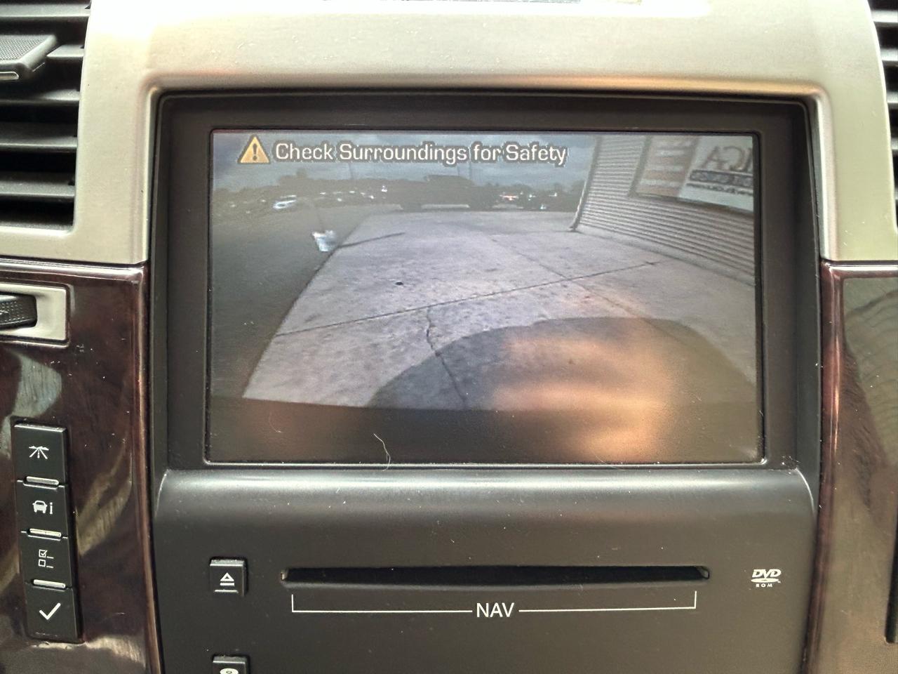 Cadillac Escalade AWD 4dr 2009
