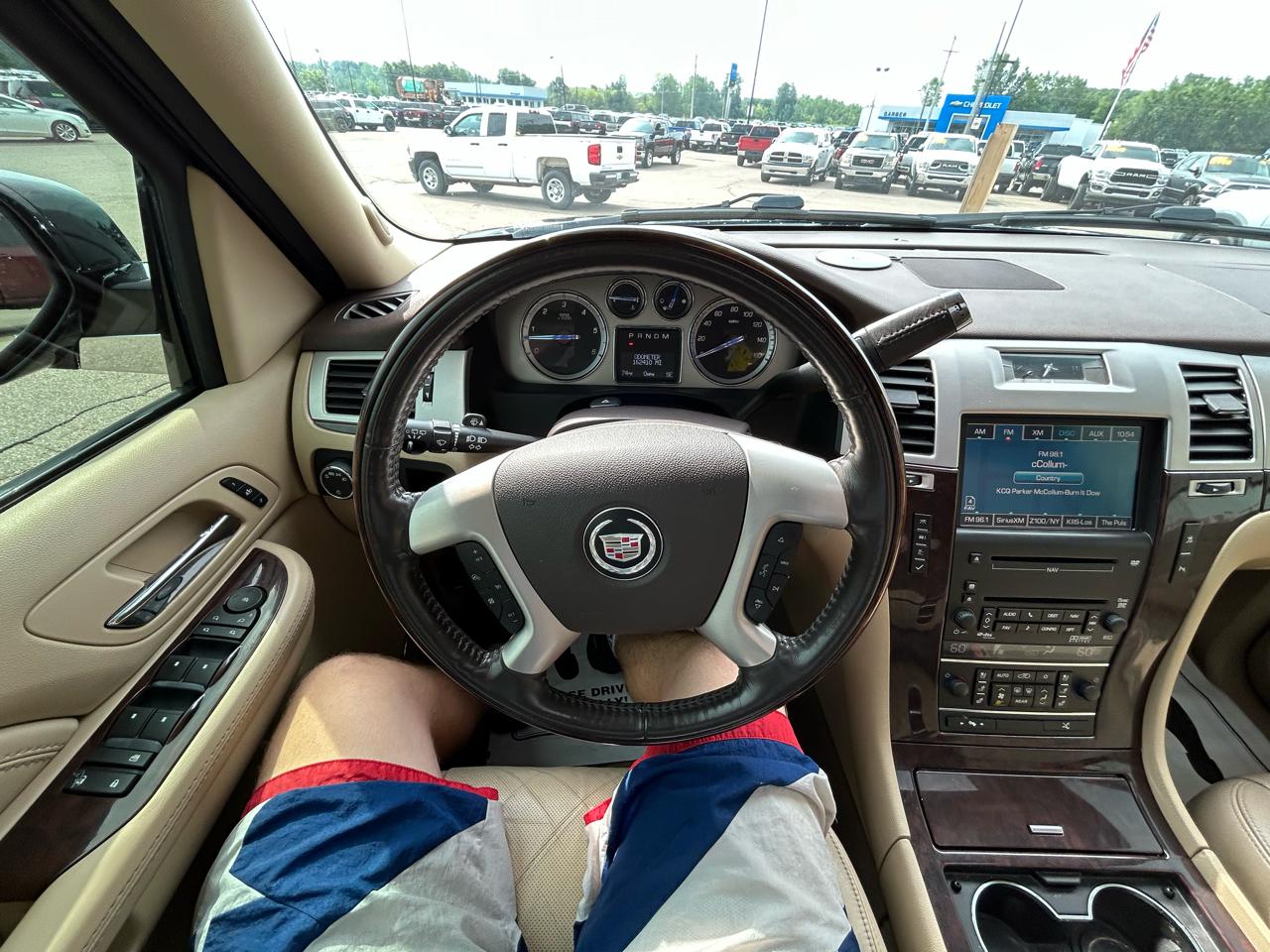 Cadillac Escalade AWD 4dr 2009