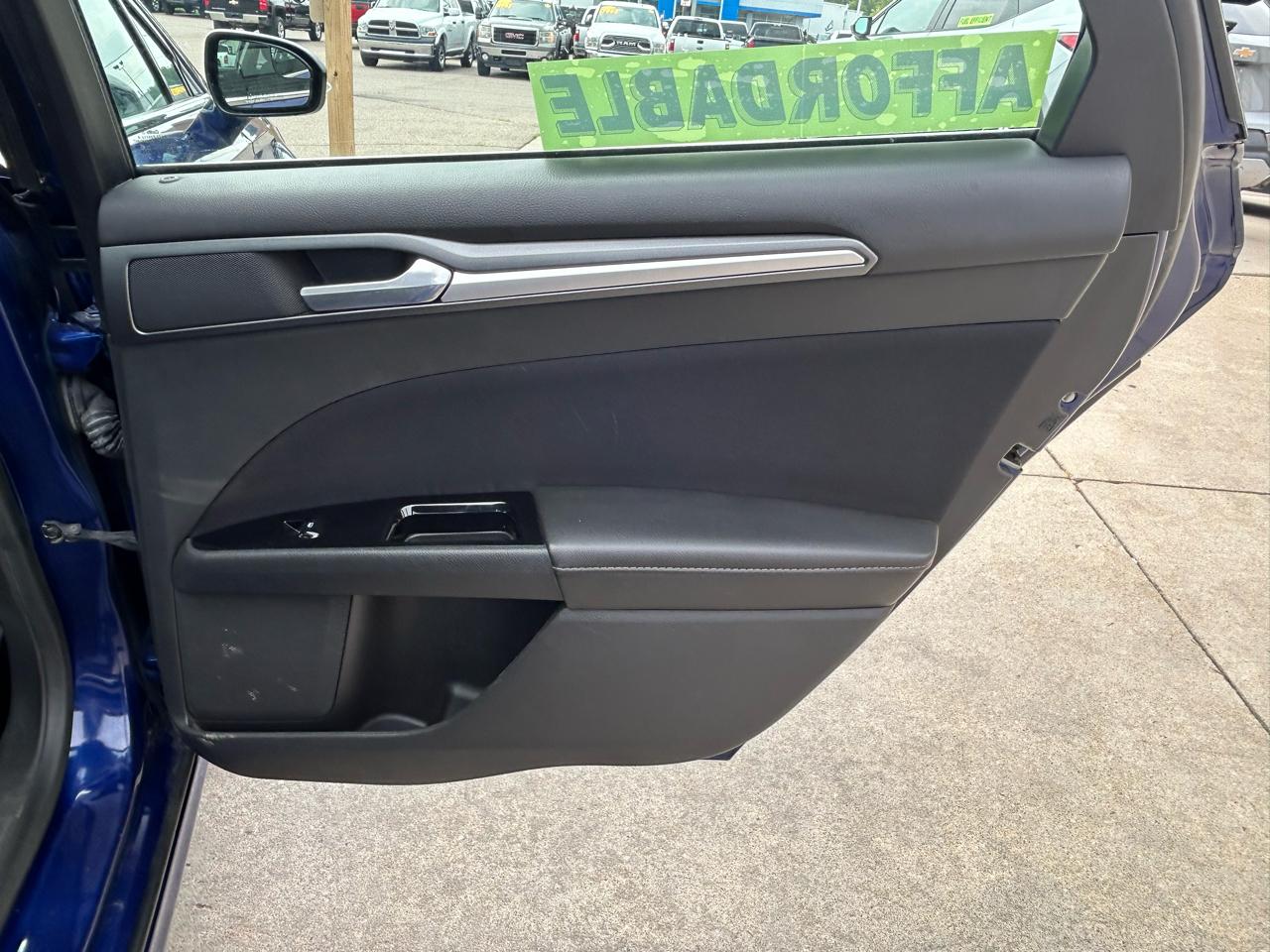 Ford Fusion 4dr Sdn SE FWD 2015