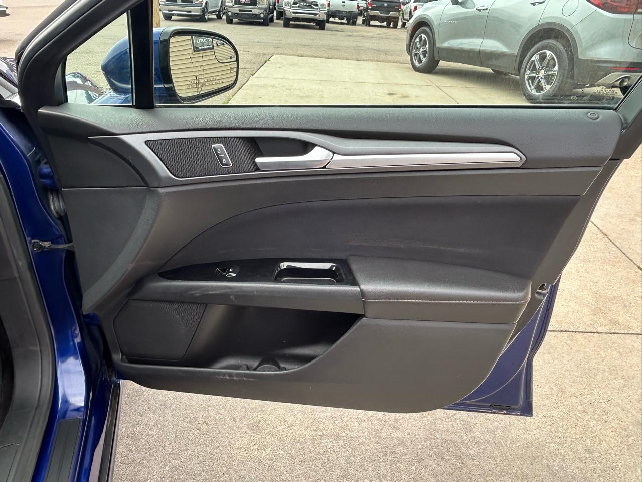 Ford Fusion 4dr Sdn SE FWD 2015