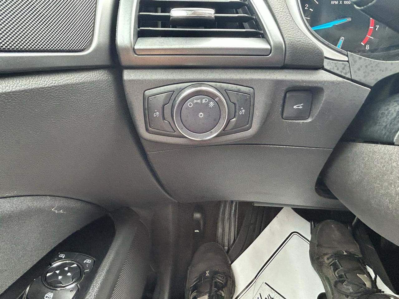 Ford Fusion 4dr Sdn SE FWD 2015