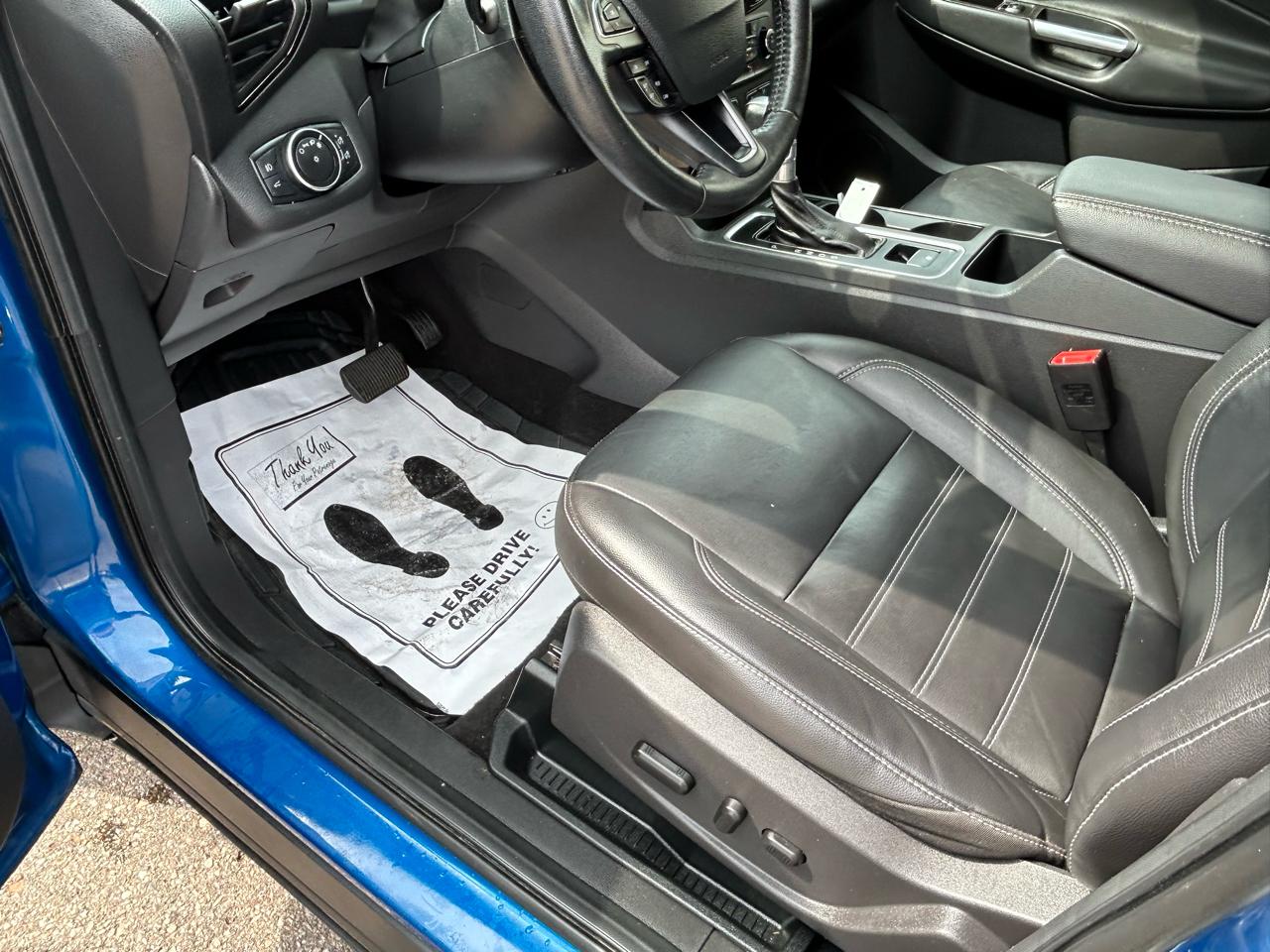 Ford Escape Titanium 4WD 2017