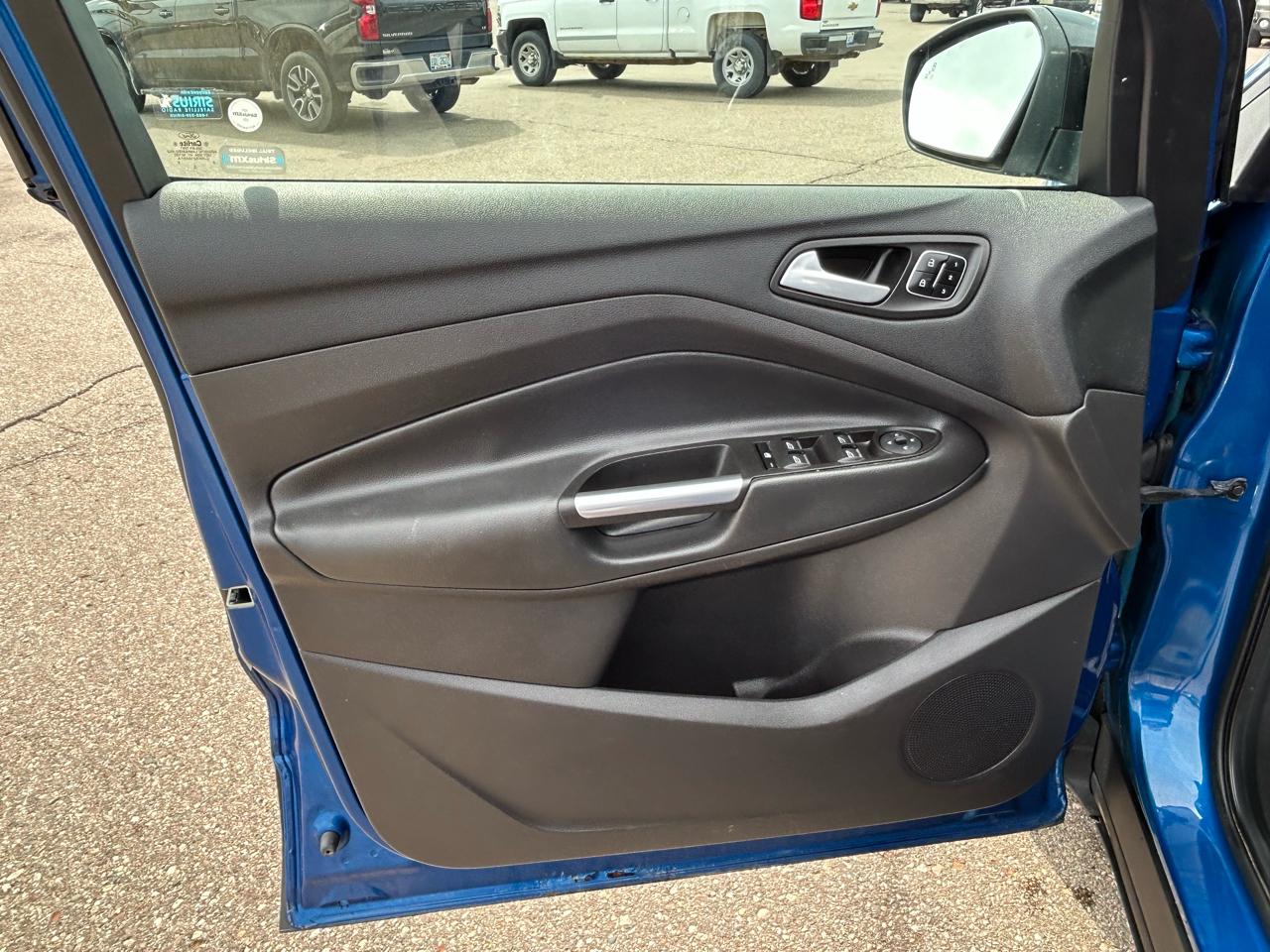 Ford Escape Titanium 4WD 2017