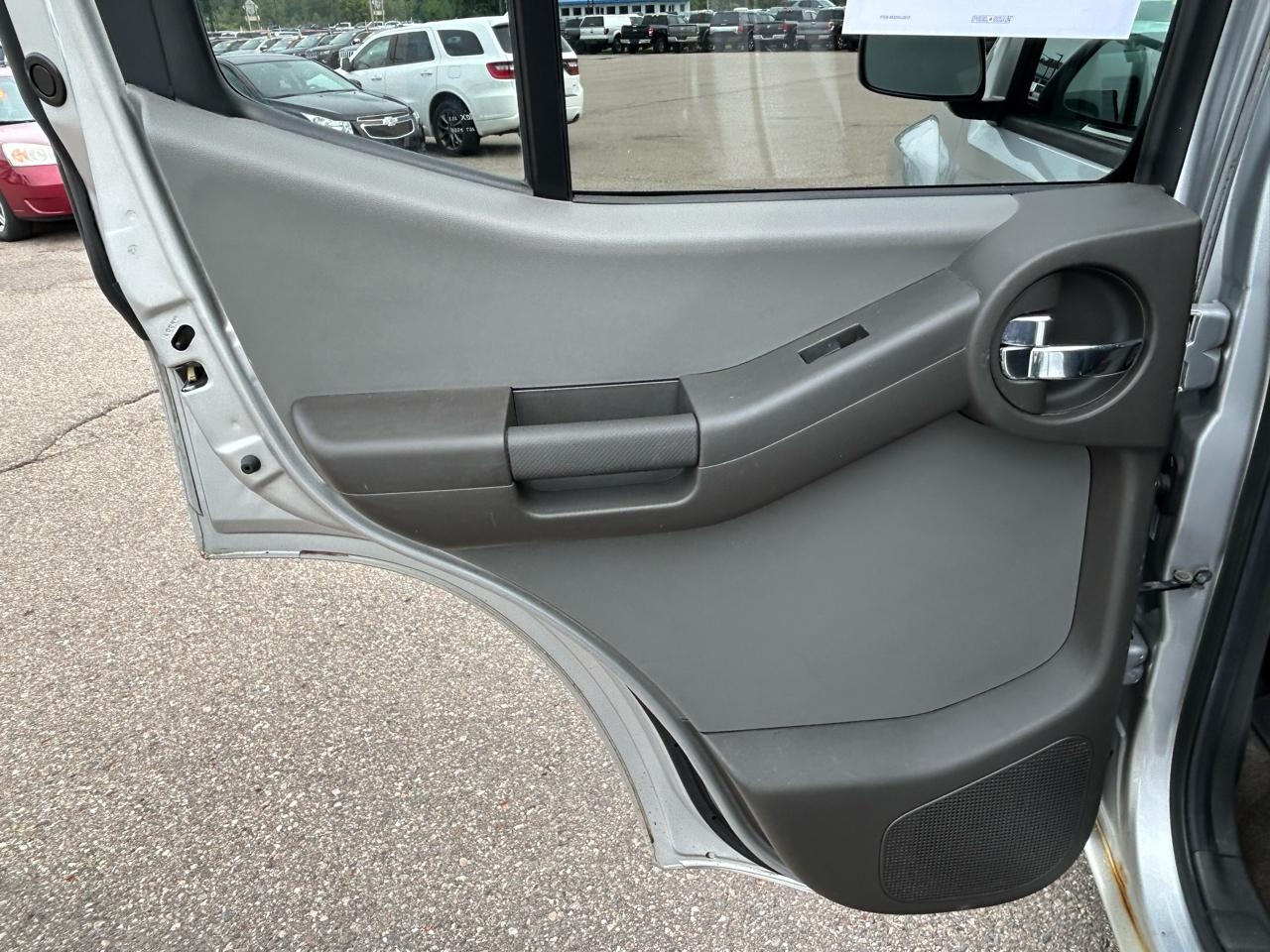 Nissan Xterra 4WD 4dr Auto S 2013