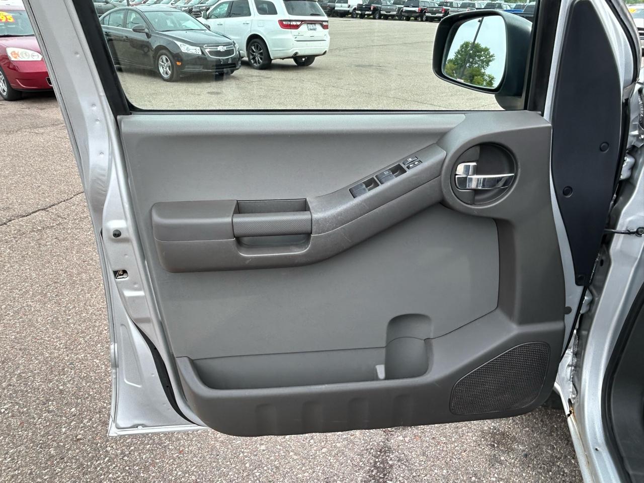 Nissan Xterra 4WD 4dr Auto S 2013