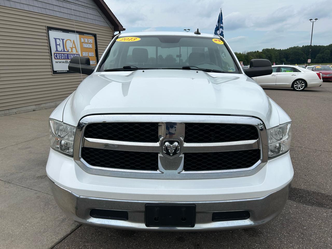 RAM 1500 4WD Reg Cab 140.5" SLT 2013