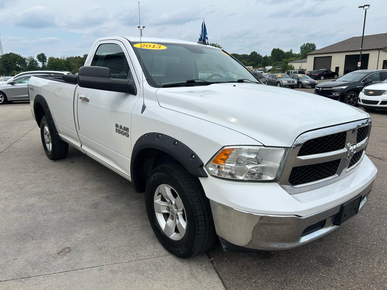 RAM 1500 4WD Reg Cab 140.5" SLT 2013