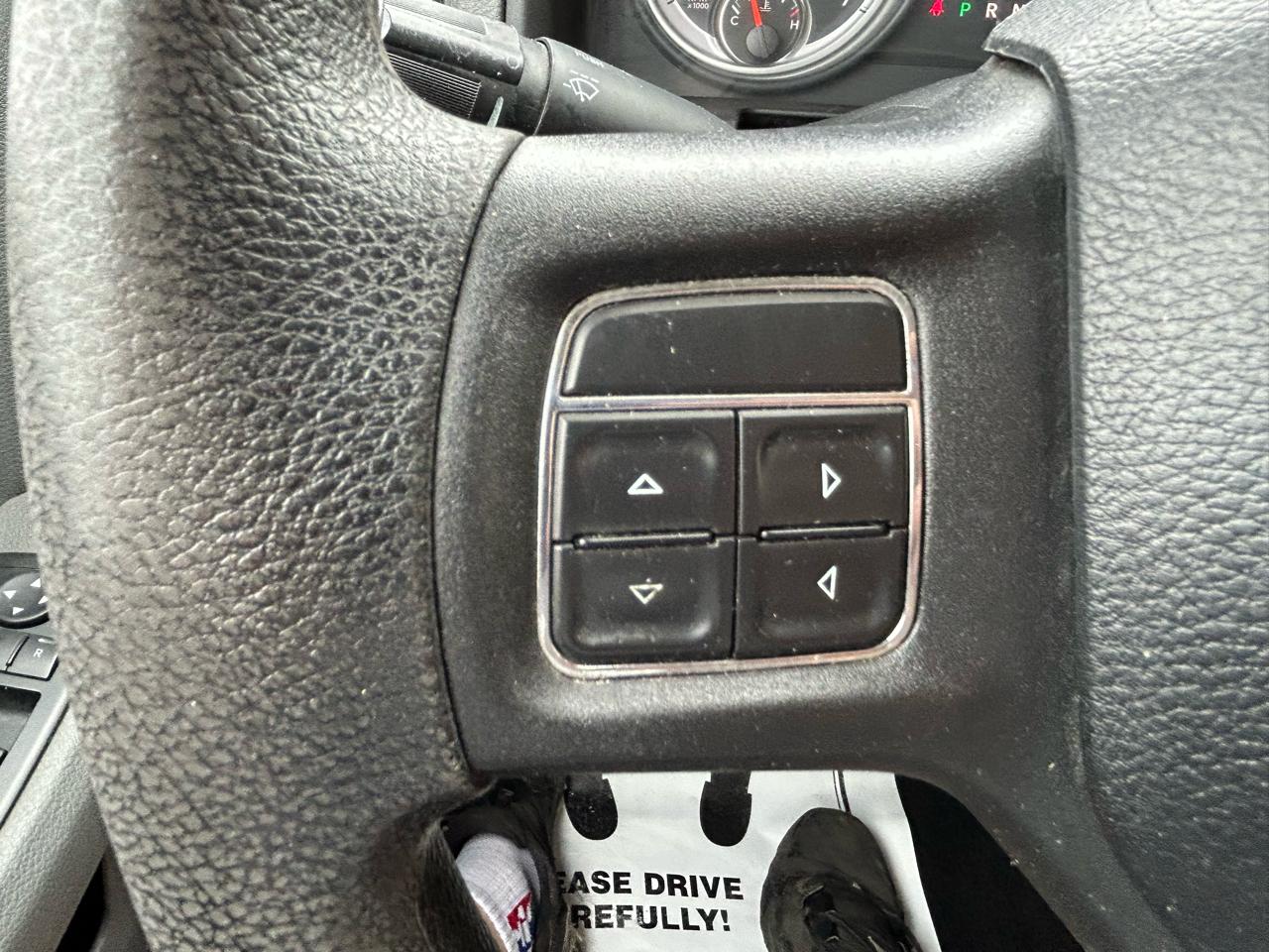 RAM 1500 4WD Reg Cab 140.5" SLT 2013