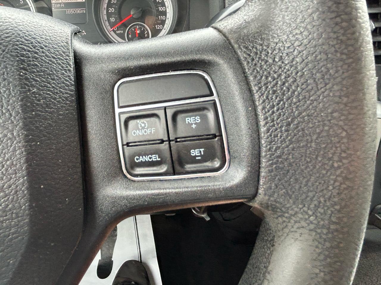 RAM 1500 4WD Reg Cab 140.5" SLT 2013