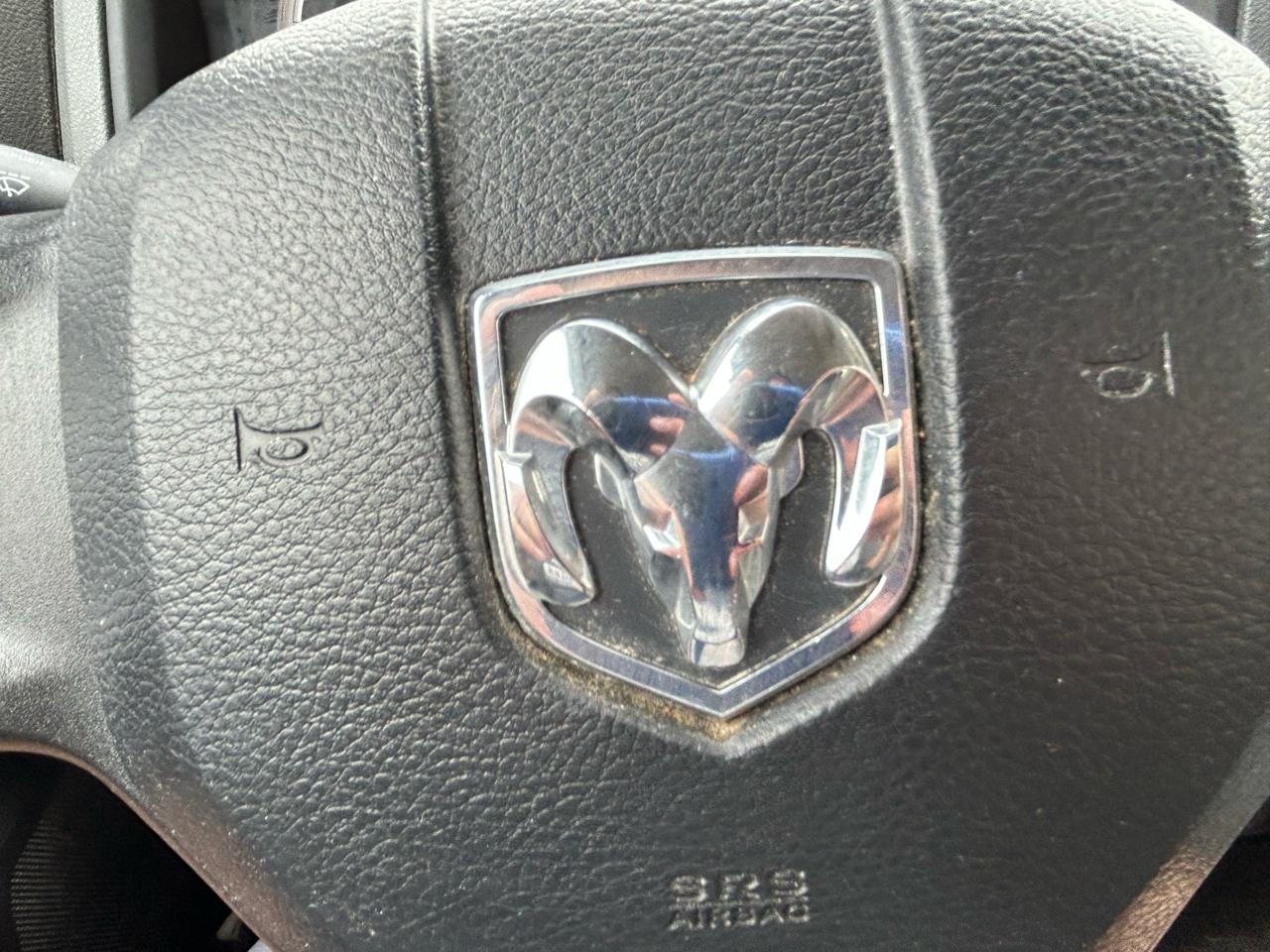RAM 1500 4WD Reg Cab 140.5" SLT 2013