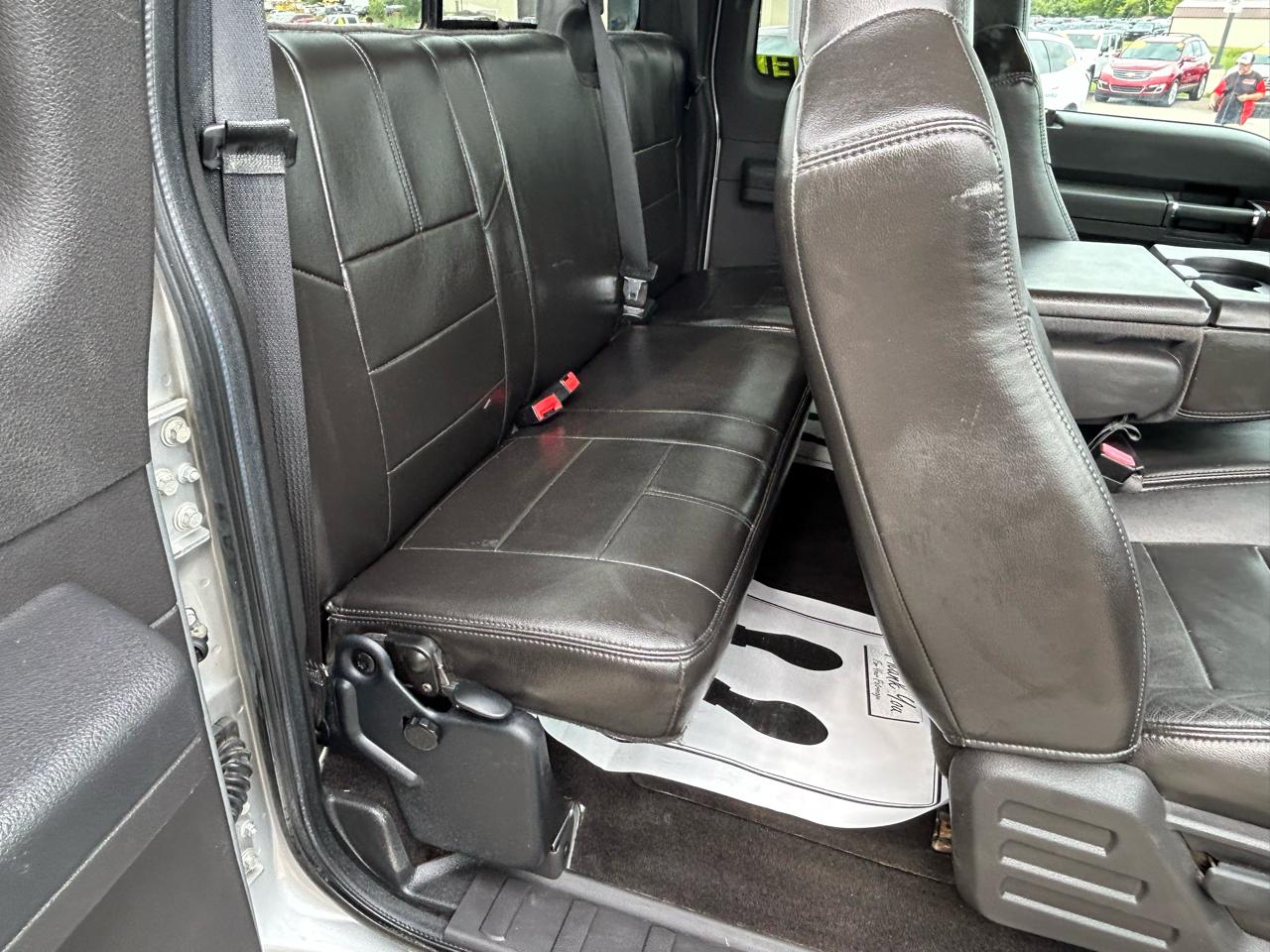 Ford Super Duty F-350 SRW 4WD SuperCab 142" Lariat 2010