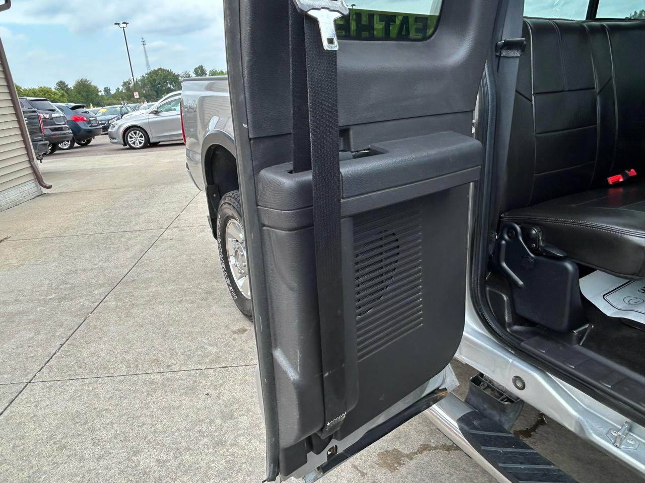 Ford Super Duty F-350 SRW 4WD SuperCab 142" Lariat 2010