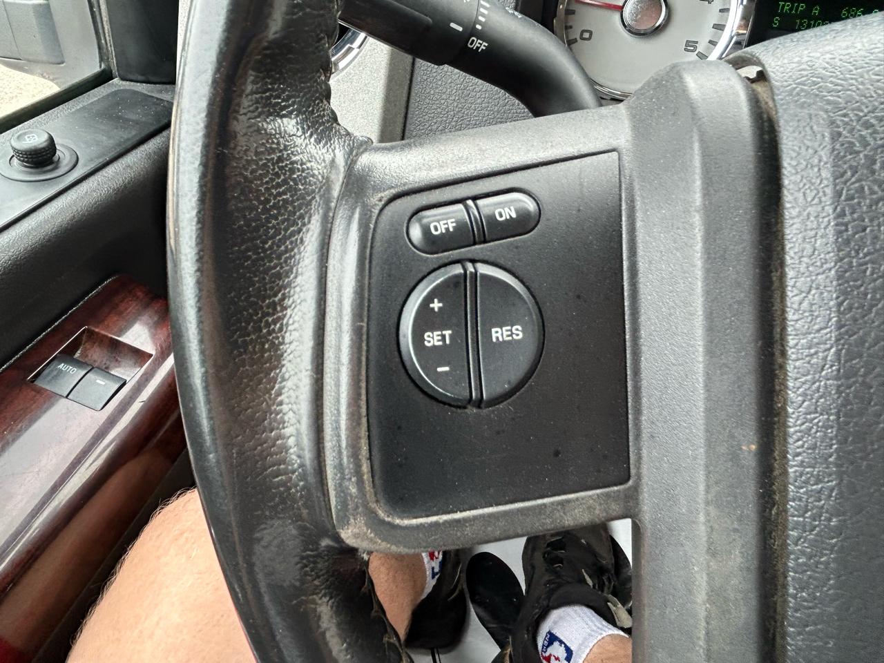 Ford Super Duty F-350 SRW 4WD SuperCab 142" Lariat 2010