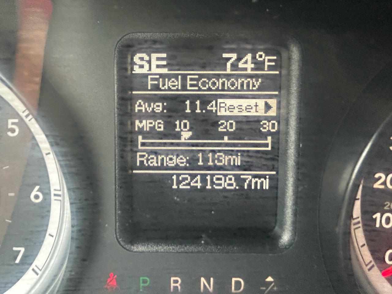 RAM 1500 4WD Quad Cab 140.5" SLT 2016