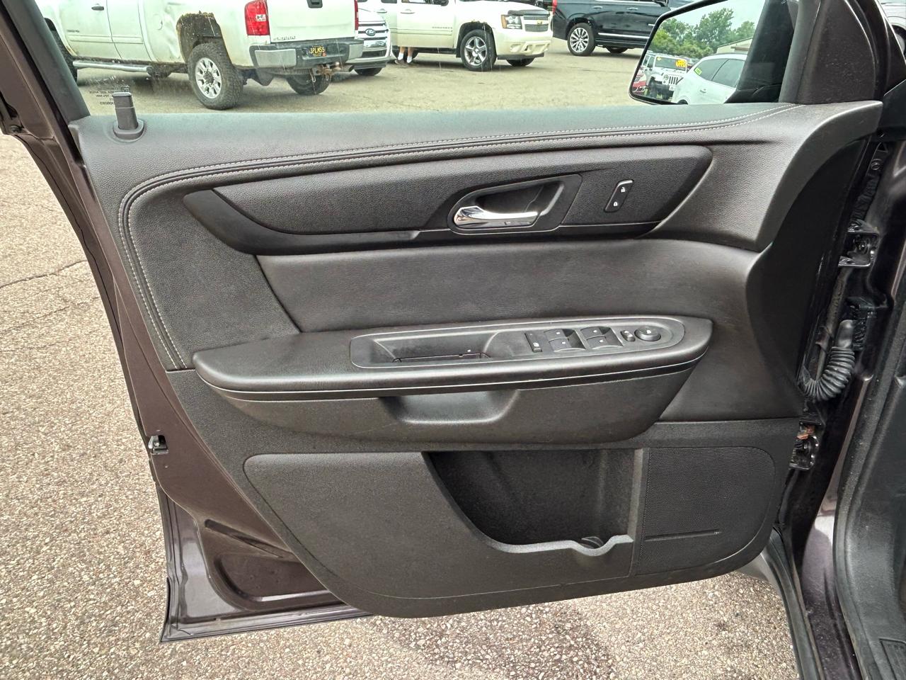 Chevrolet Traverse FWD 4dr LT w/1LT 2015