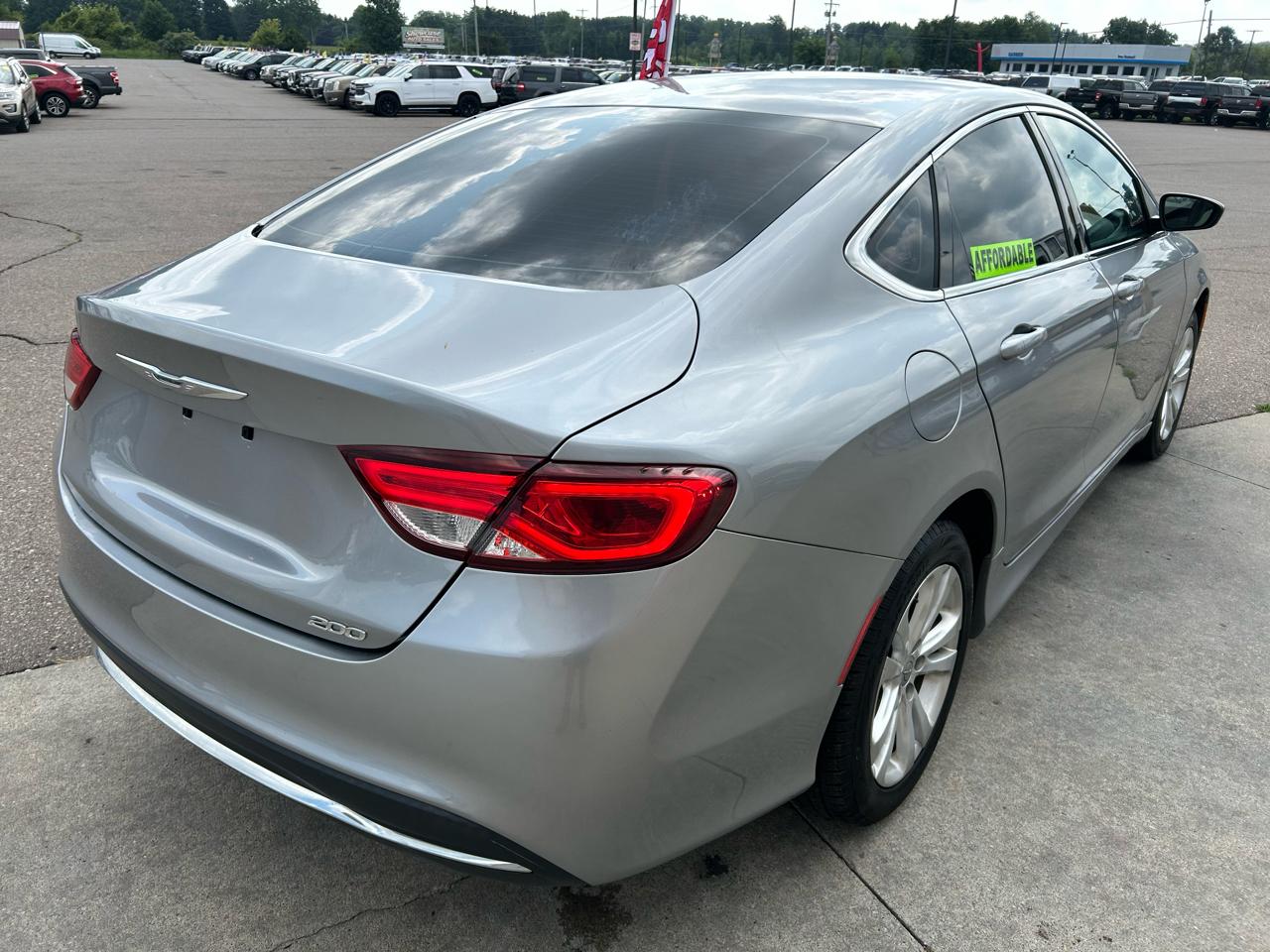 Chrysler 200 4dr Sdn Limited FWD 2015
