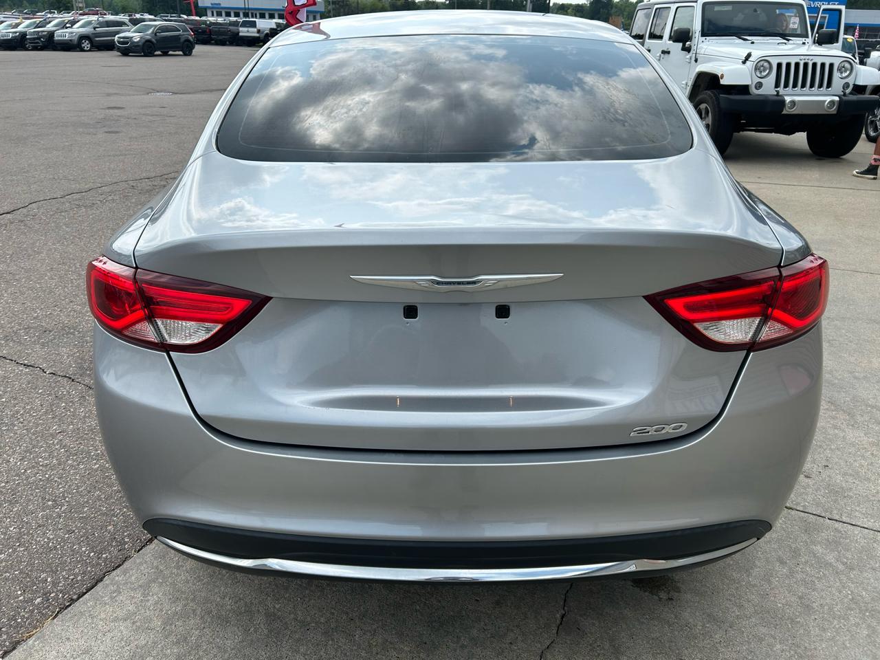 Chrysler 200 4dr Sdn Limited FWD 2015