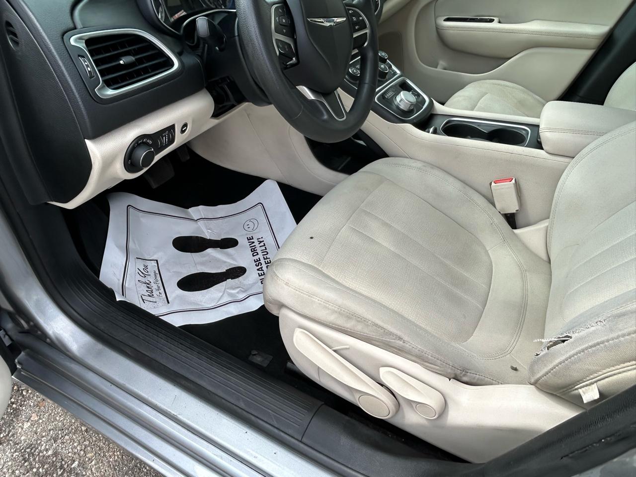 Chrysler 200 4dr Sdn Limited FWD 2015