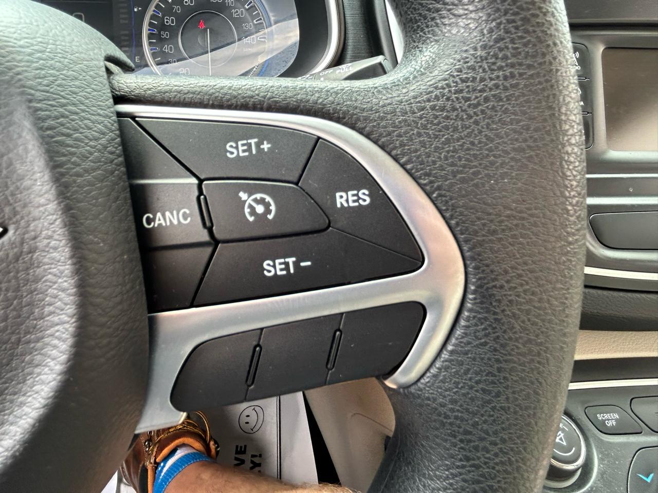 Chrysler 200 4dr Sdn Limited FWD 2015