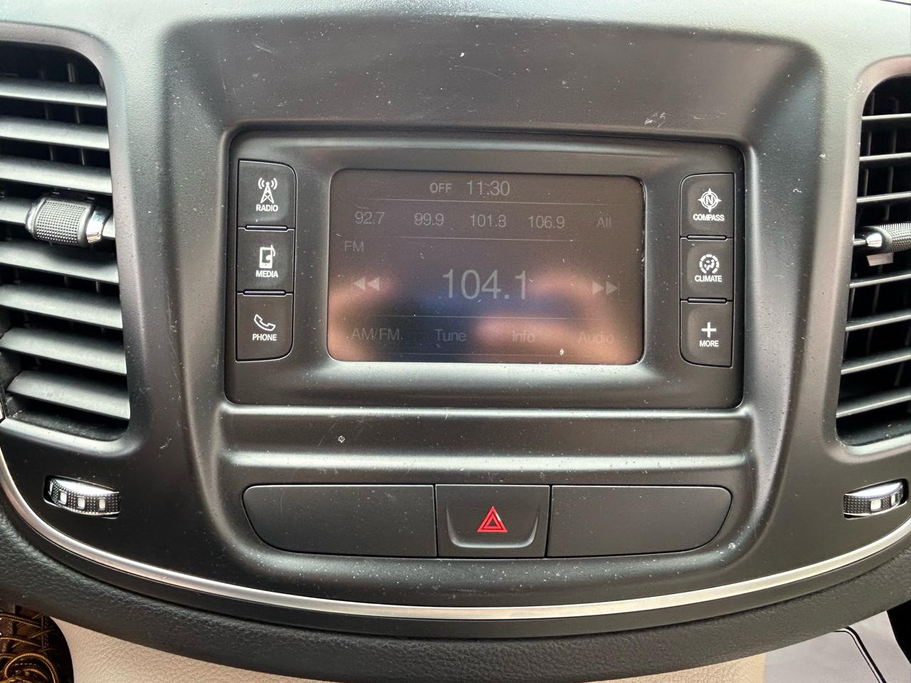Chrysler 200 4dr Sdn Limited FWD 2015