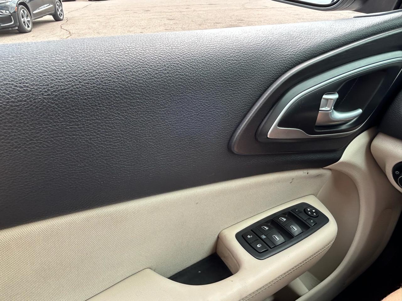 Chrysler 200 4dr Sdn Limited FWD 2015