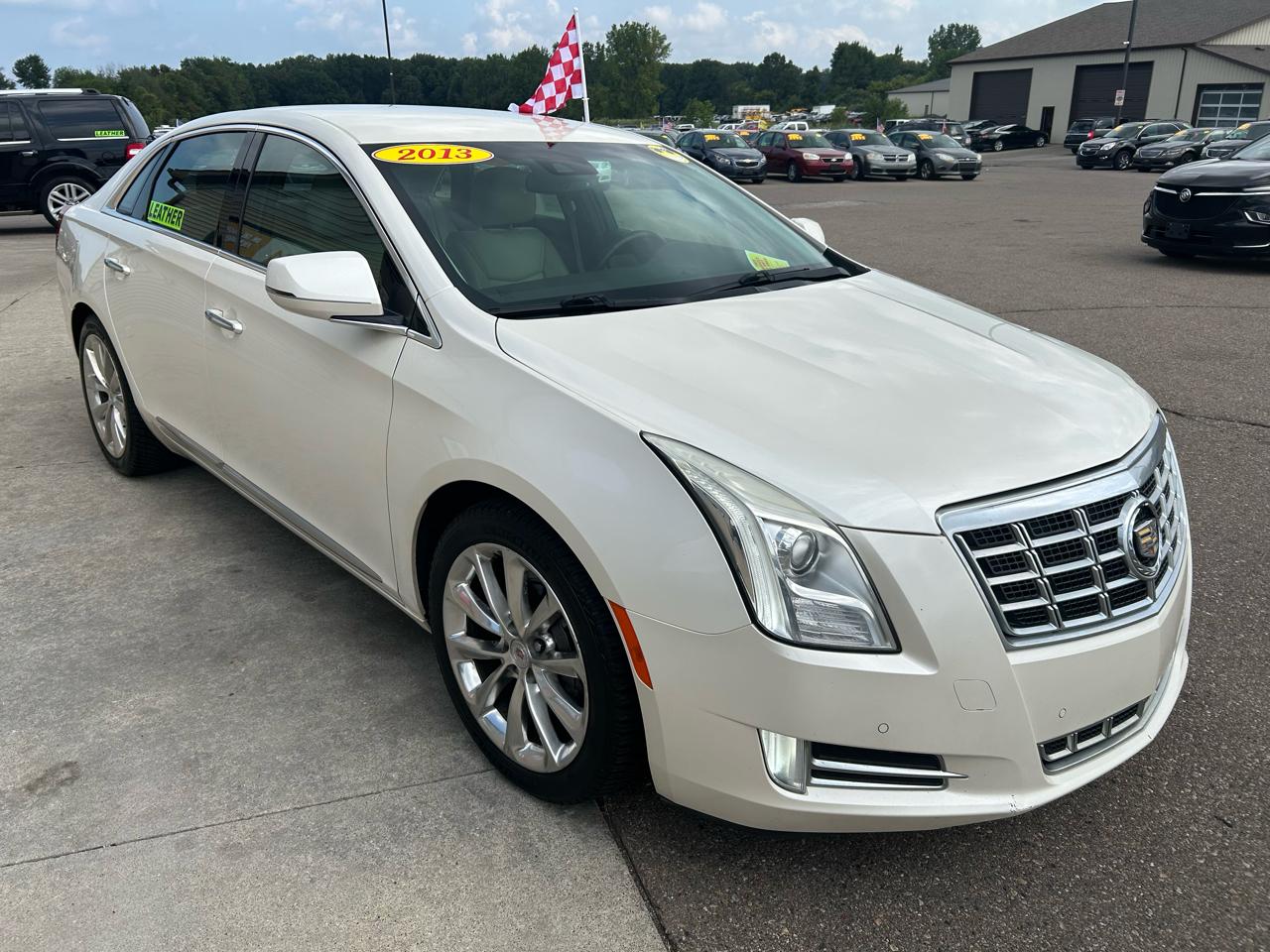 Cadillac XTS 4dr Sdn Luxury FWD 2013