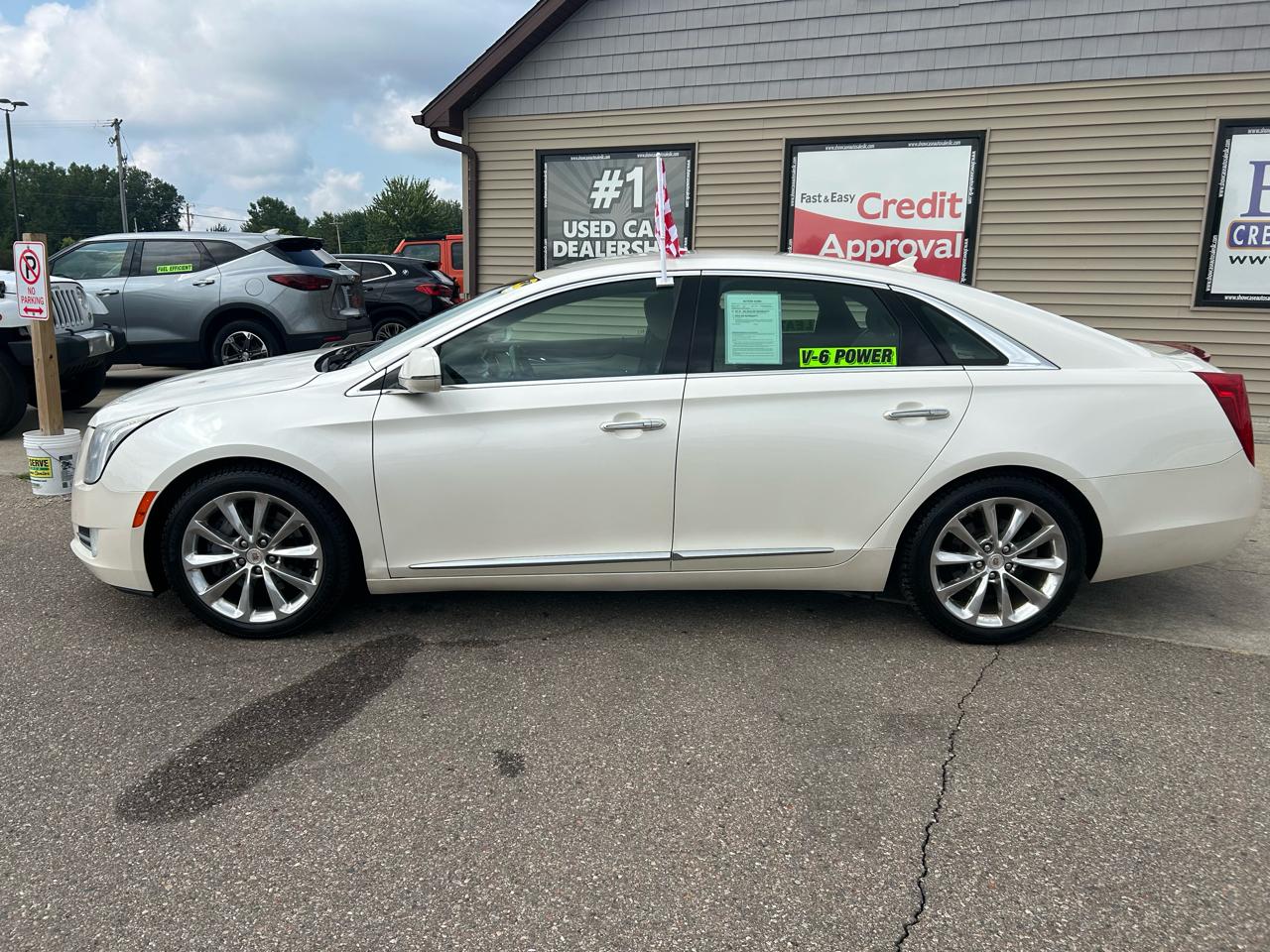 Cadillac XTS 4dr Sdn Luxury FWD 2013