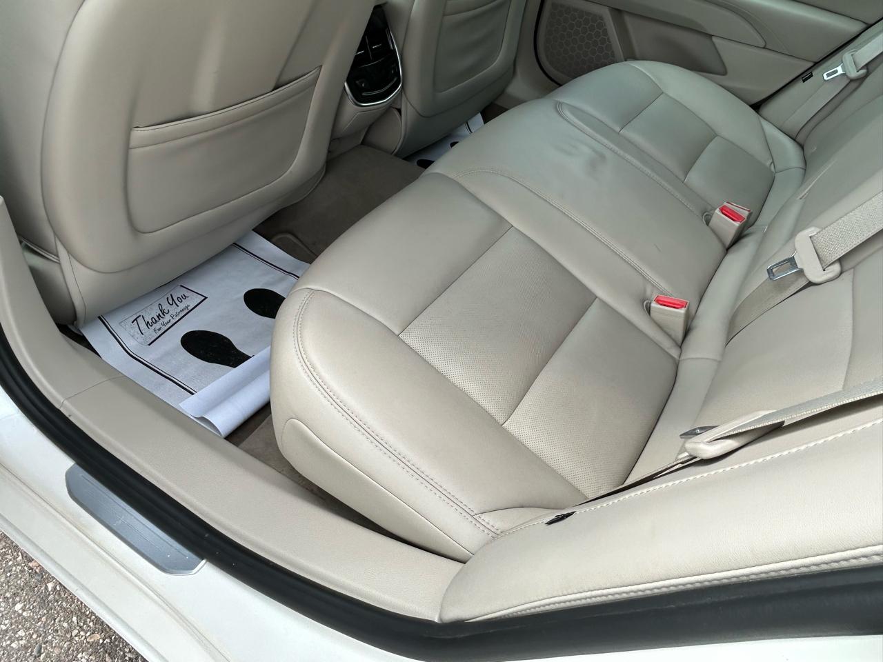 Cadillac XTS 4dr Sdn Luxury FWD 2013