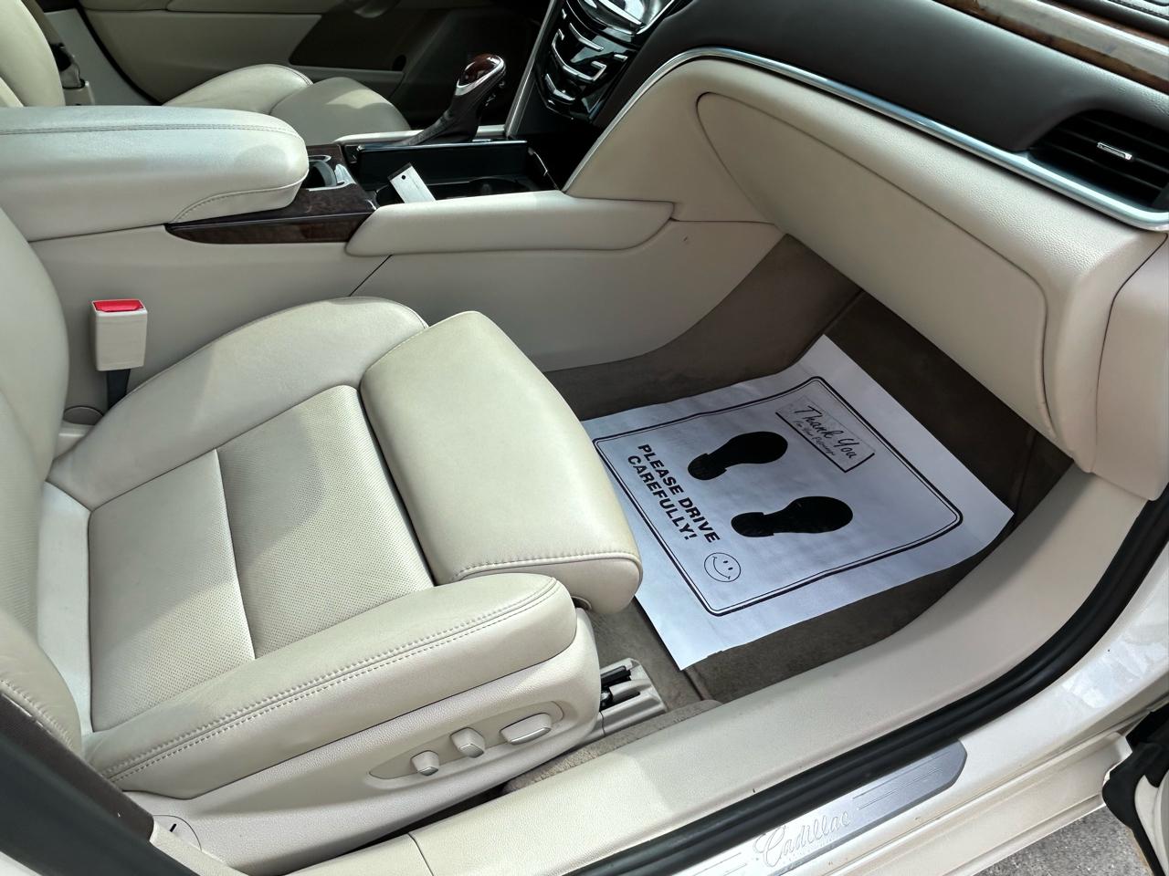 Cadillac XTS 4dr Sdn Luxury FWD 2013