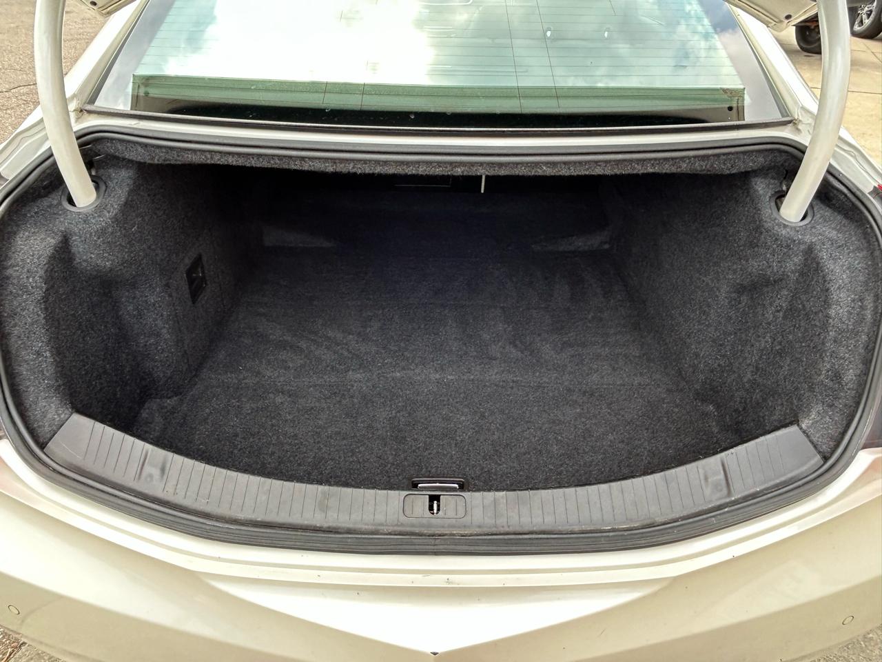 Cadillac XTS 4dr Sdn Luxury FWD 2013