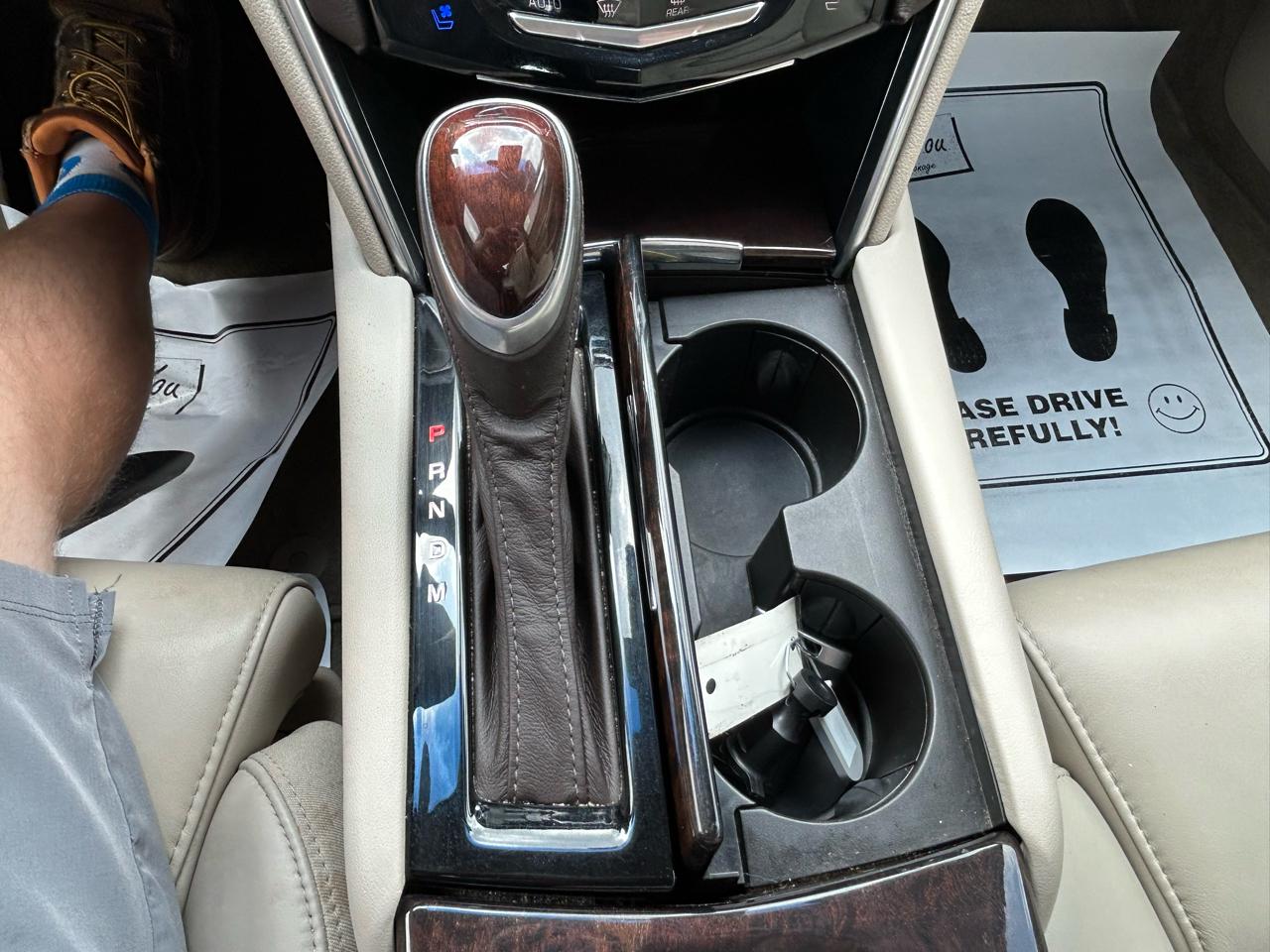 Cadillac XTS 4dr Sdn Luxury FWD 2013