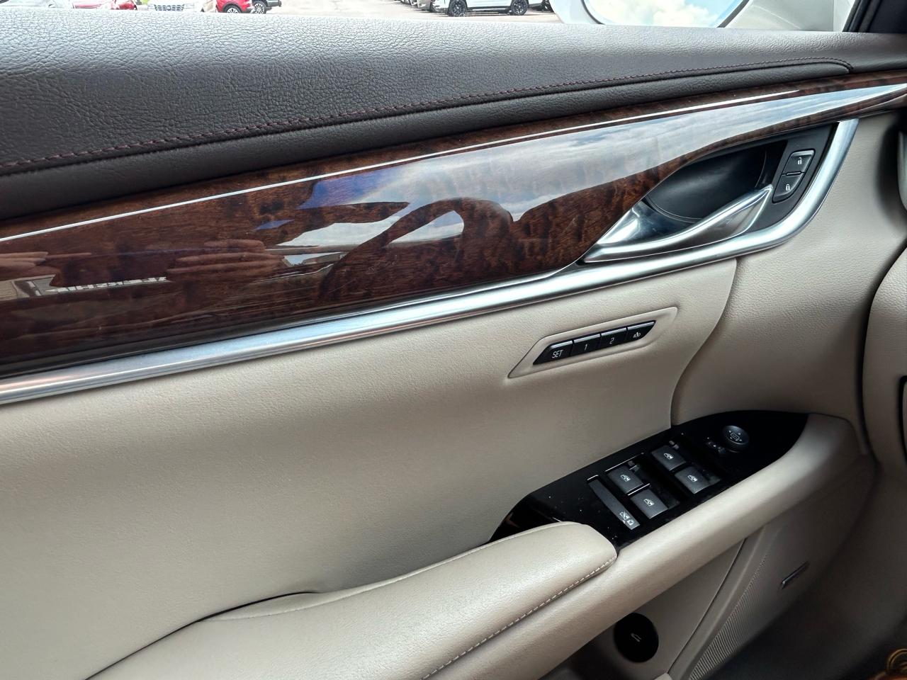 Cadillac XTS 4dr Sdn Luxury FWD 2013