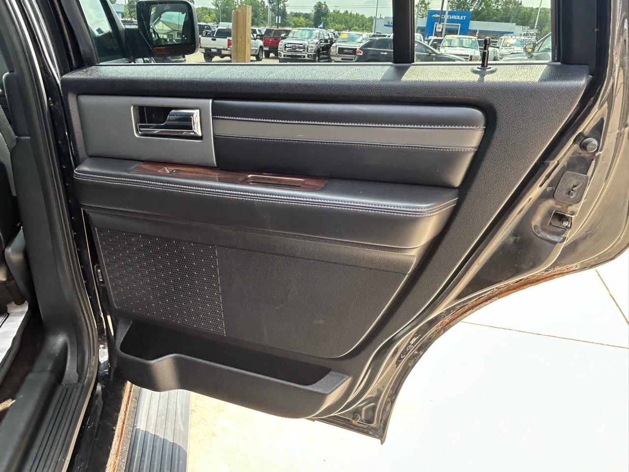 Ford Expedition 4WD 4dr Platinum 2016