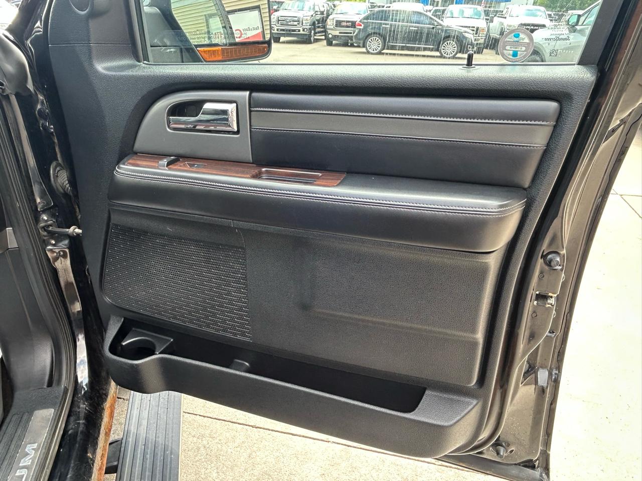 Ford Expedition 4WD 4dr Platinum 2016
