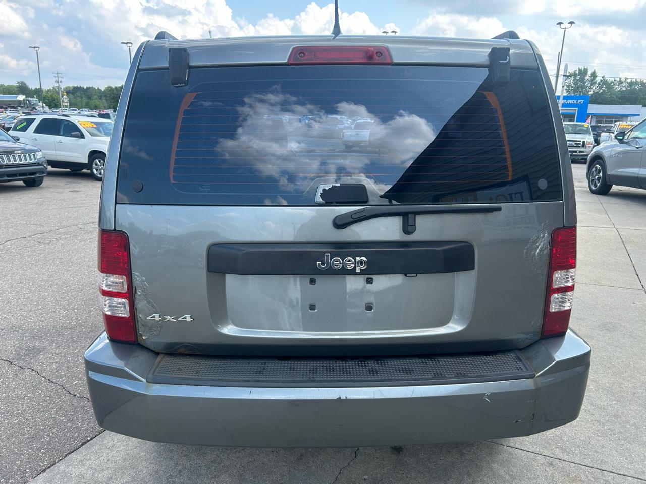 Jeep Liberty 4WD 4dr Sport 2012