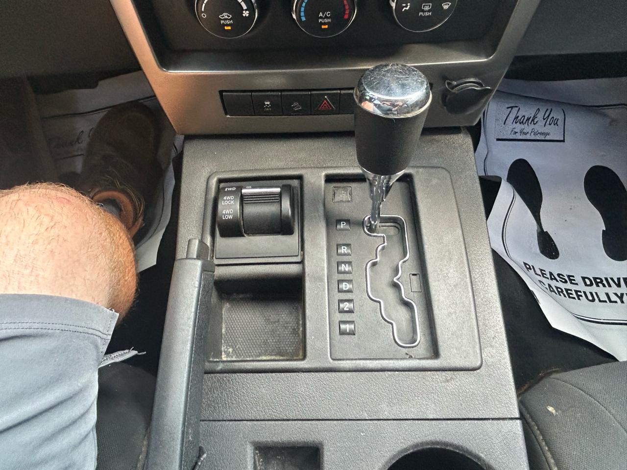 Jeep Liberty 4WD 4dr Sport 2012