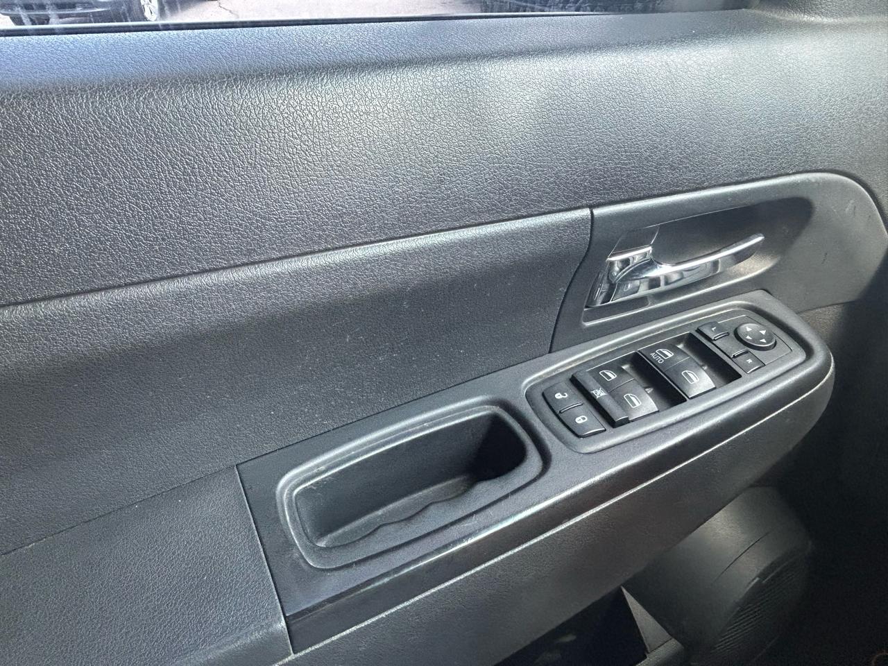 Jeep Liberty 4WD 4dr Sport 2012