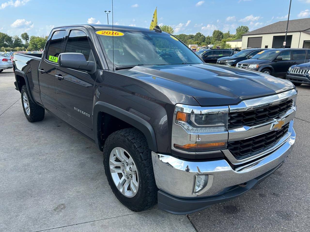 Chevrolet Silverado 1500 4WD Double Cab 143.5" LT w/1LT 2016