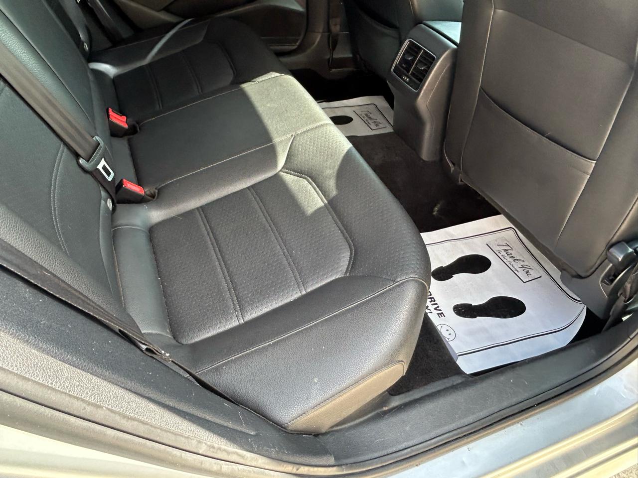 Volkswagen Passat 4dr Sdn 2.0L Manual TDI SE 2013