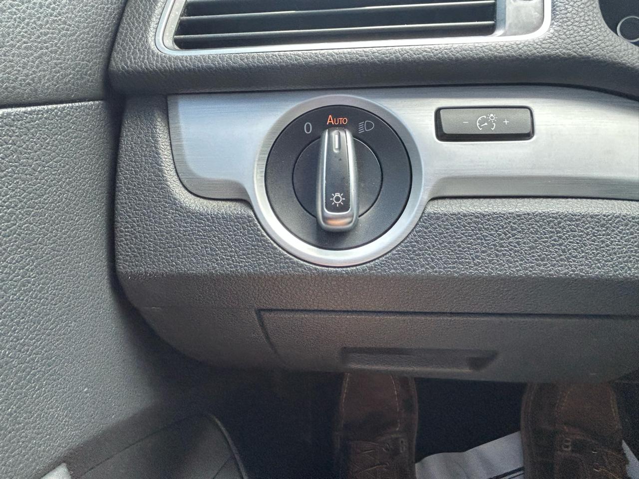 Volkswagen Passat 4dr Sdn 2.0L Manual TDI SE 2013