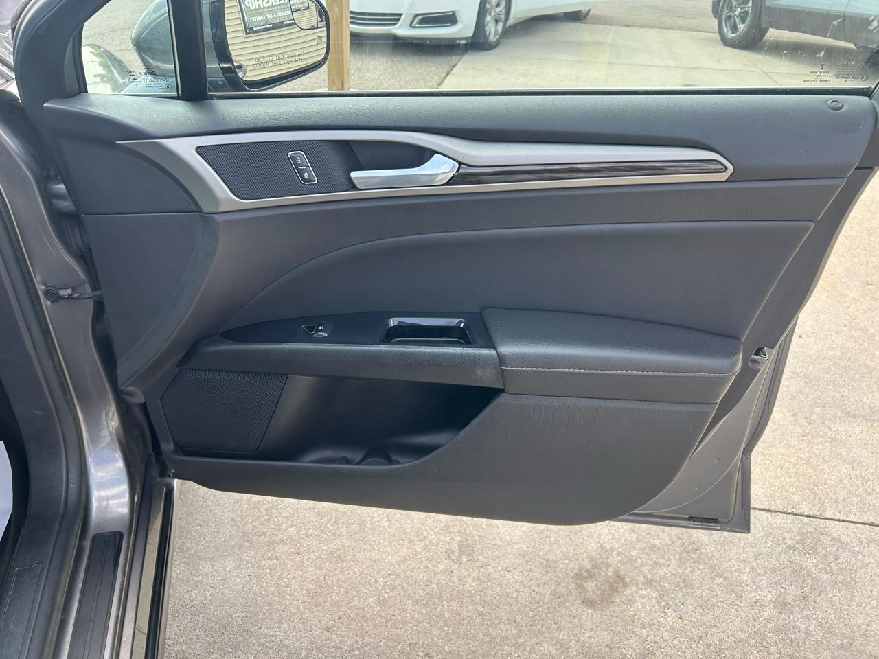 Ford Fusion 4dr Sdn SE FWD 2014